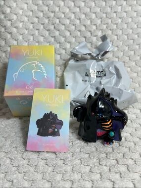 Pop Mart YUKI Evolution 'Polar Night' Black Figure